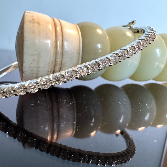 14k Natural Diamond Bangle Bracelet - Picture 4 of 12